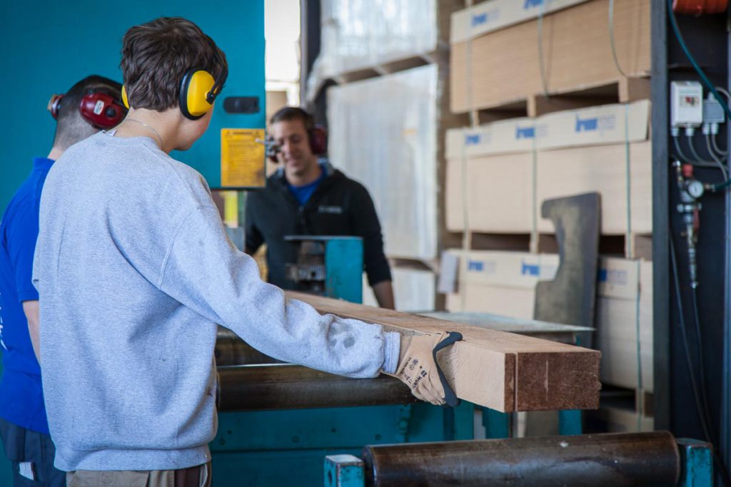 Building a canoe at Freeranger Canoe