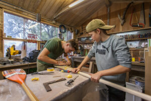 Workshop gelamineerde kanopeddel maken
