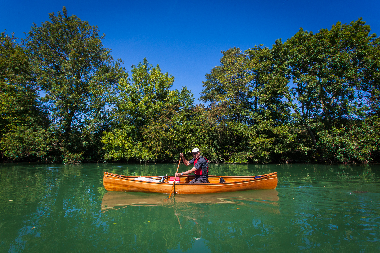 Canoe trekking on the Meuse river