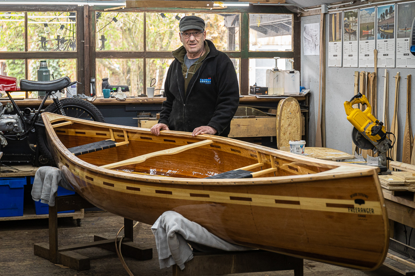 rob building a bob's special canoe