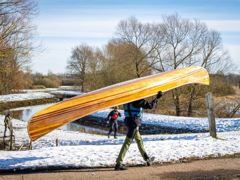 Kanovaren in de winter