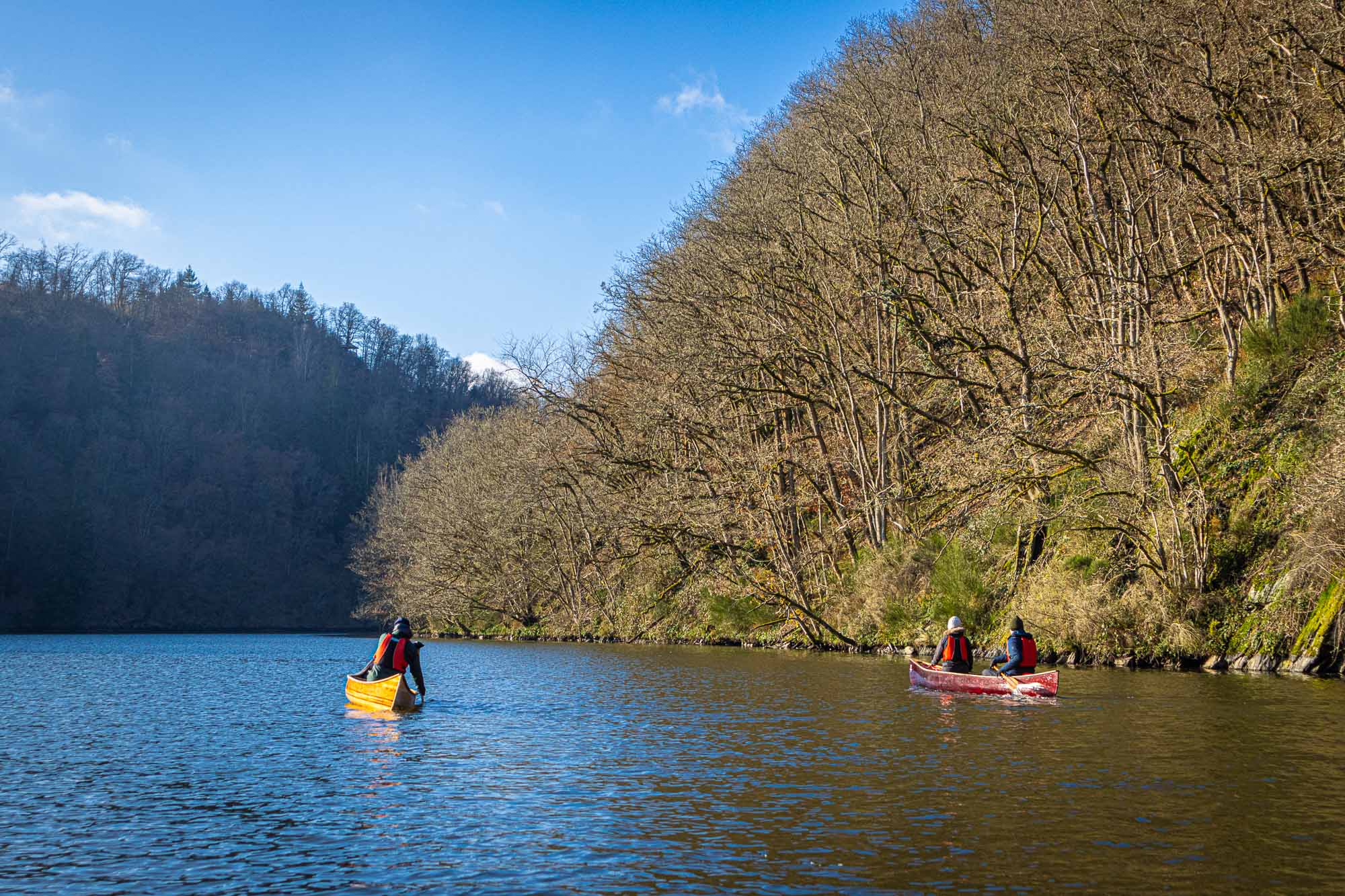Mastering the art of canoeing on the Lac de Nisramont