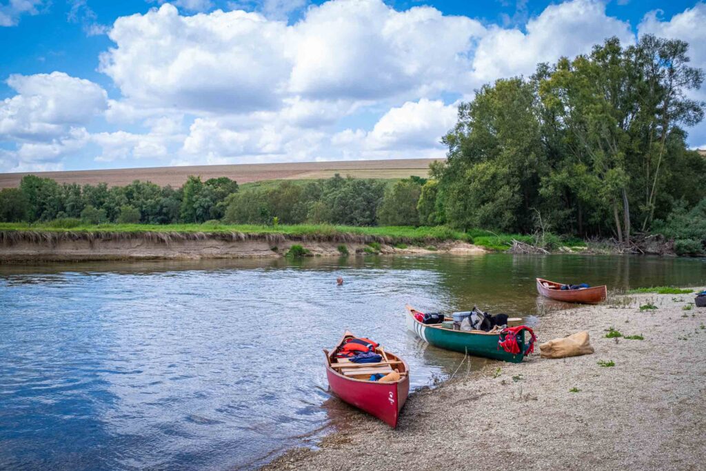 Adventurous Multi-Day Canoe Trip on the Meuse | Freeranger Canoe